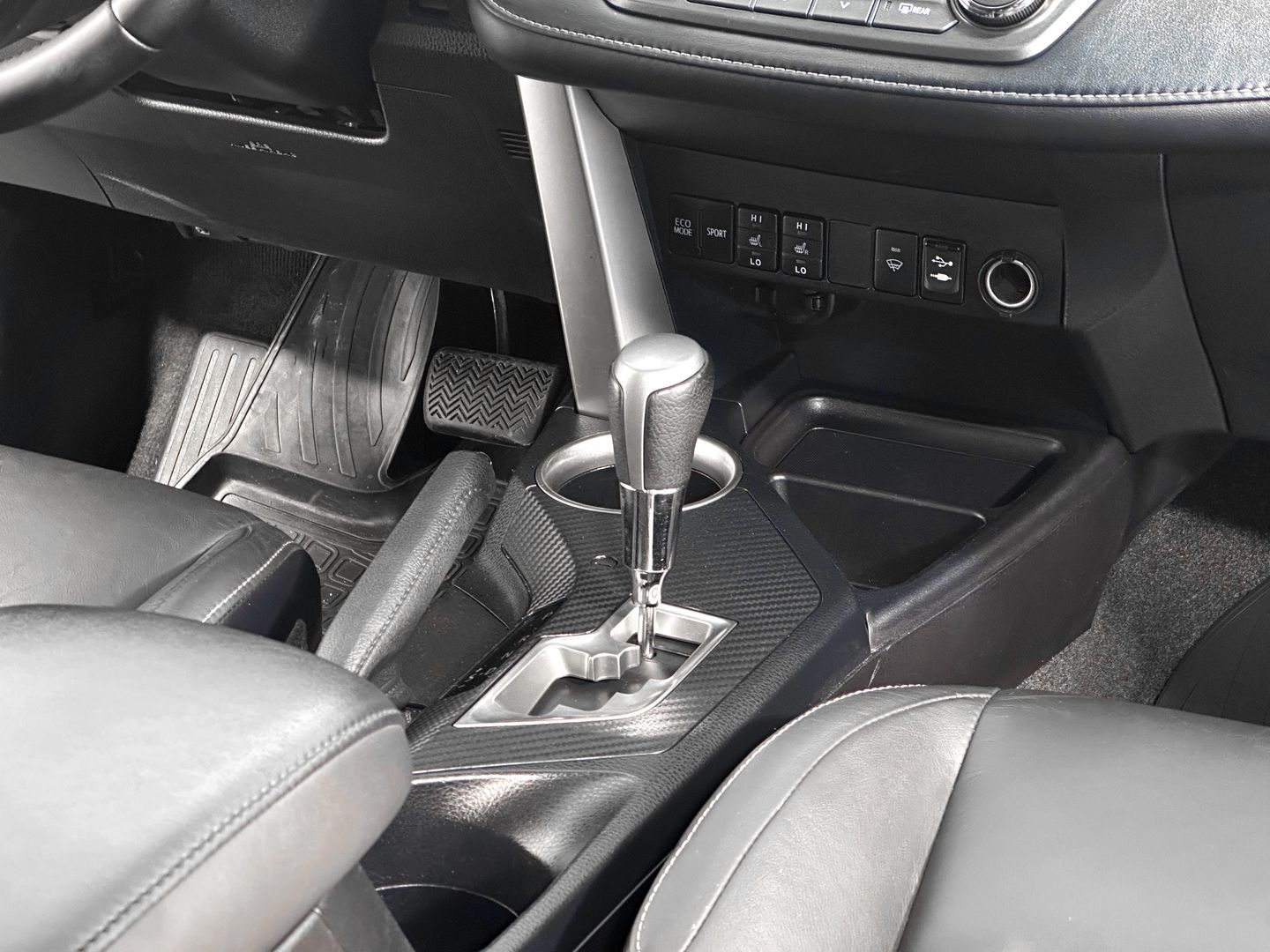 Toyota RAV4, IV (XA40) 2.5 AT (179 л.с.) 4WD
