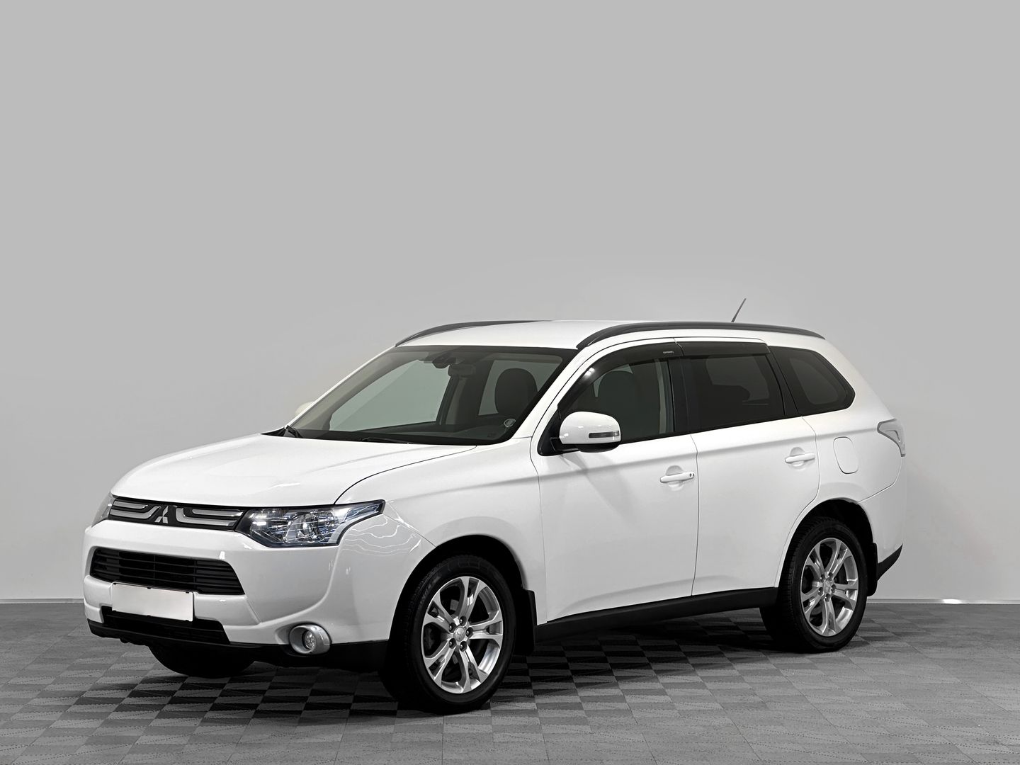 Mitsubishi Outlander, III 2.4 CVT (167 л.с.) 4WD в аренду под выкуп в СПб
