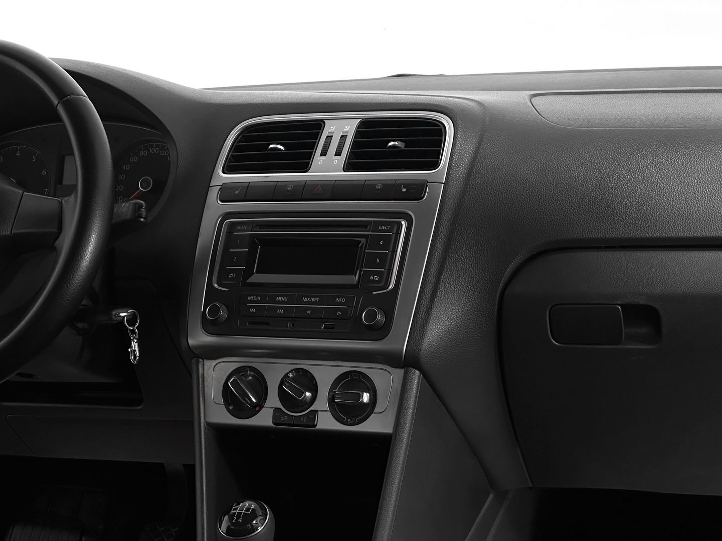 Volkswagen Polo, V 1.6 MT (105 л.с.)