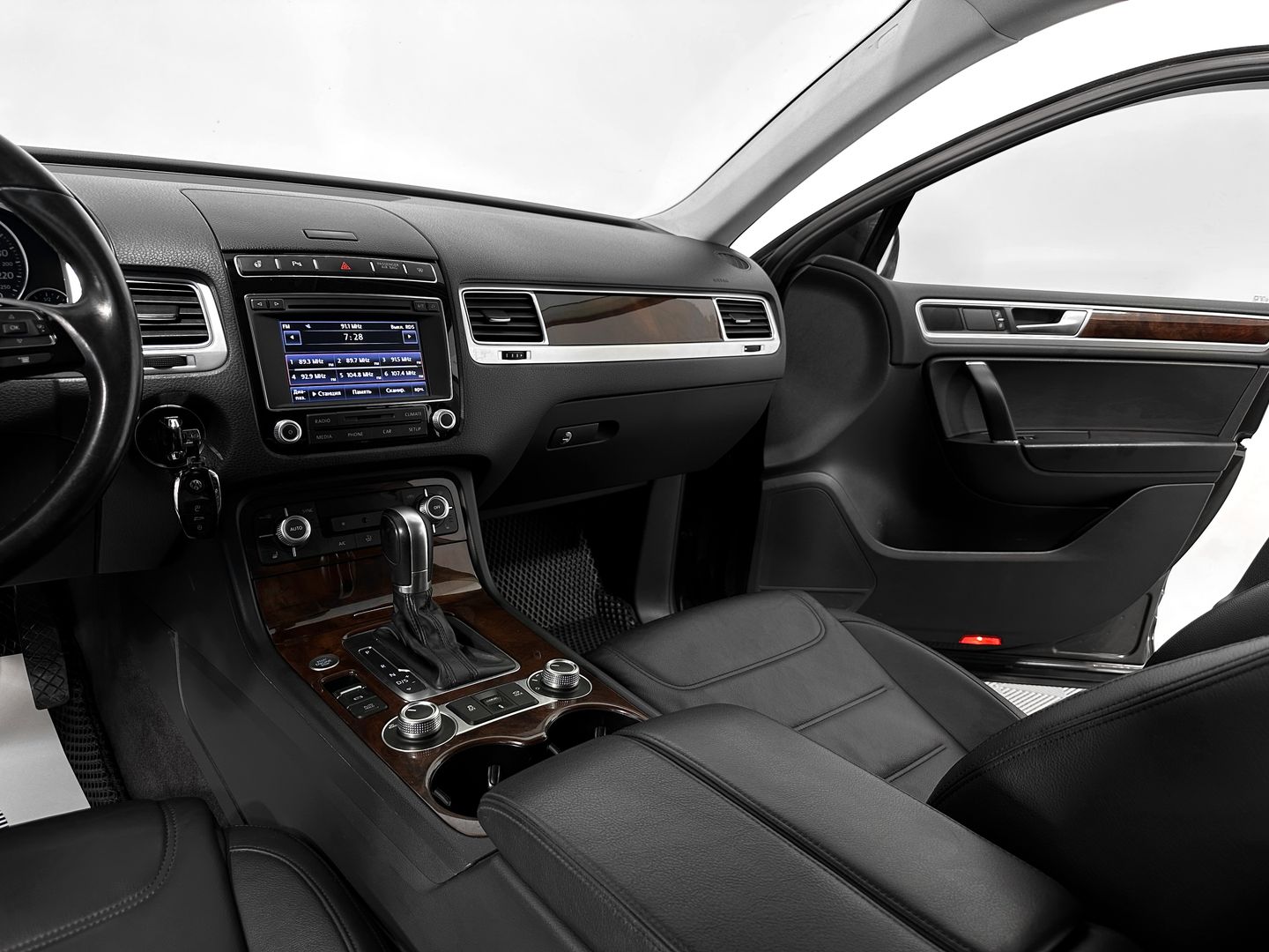 Geely Tugella, I Рестайлинг 2.0 AT (238 л.с.) 4WD