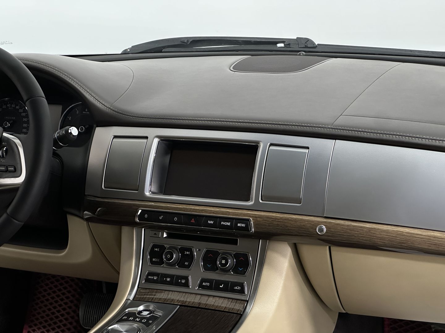 Jaguar XF, I Рестайлинг 3.0 AT (238 л.с.)