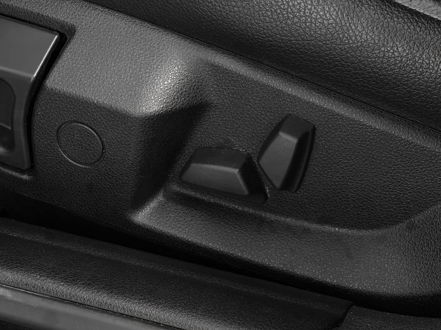 BMW 5 серии, VI (F10/F11/F07) 520i 2.0 AT (184 л.с.)