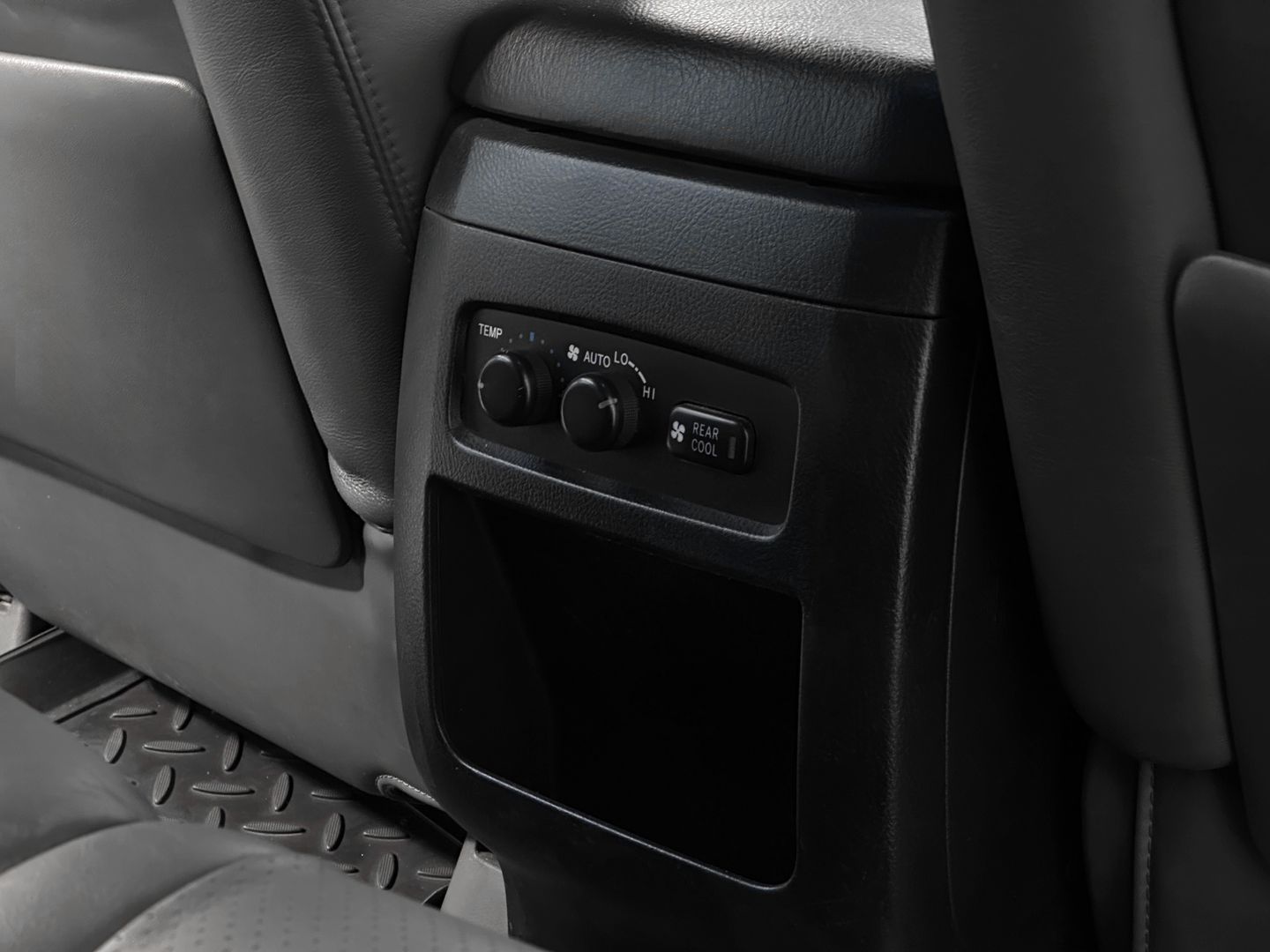 Toyota Land Cruiser Prado, 120 Series Рестайлинг 5-speed 4.0 AT (249 л.с.) 4WD