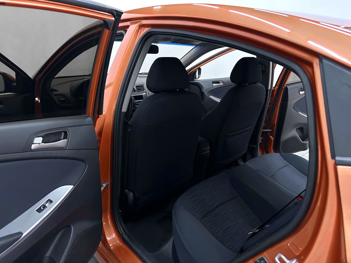 Hyundai Solaris, I Рестайлинг 1.6 AT (123 л.с.)