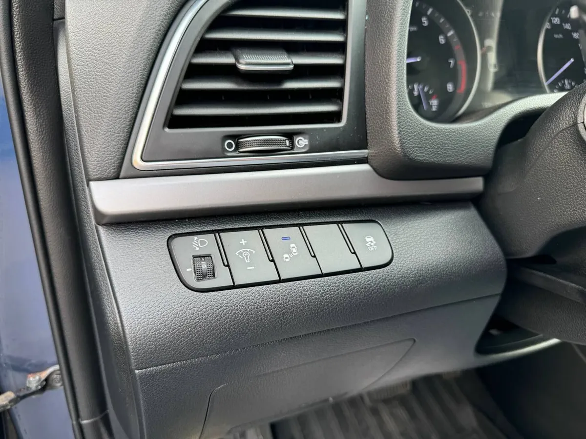 Hyundai Elantra 2.0 AT (150 л.с.) Active