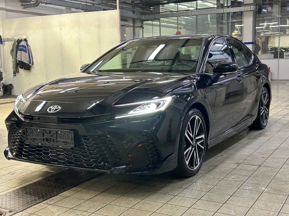 Toyota Camry 2.0 CVT (173 л.с.) Deluxe