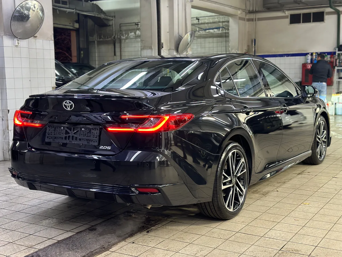Toyota Camry 2.0 CVT (173 л.с.) Deluxe