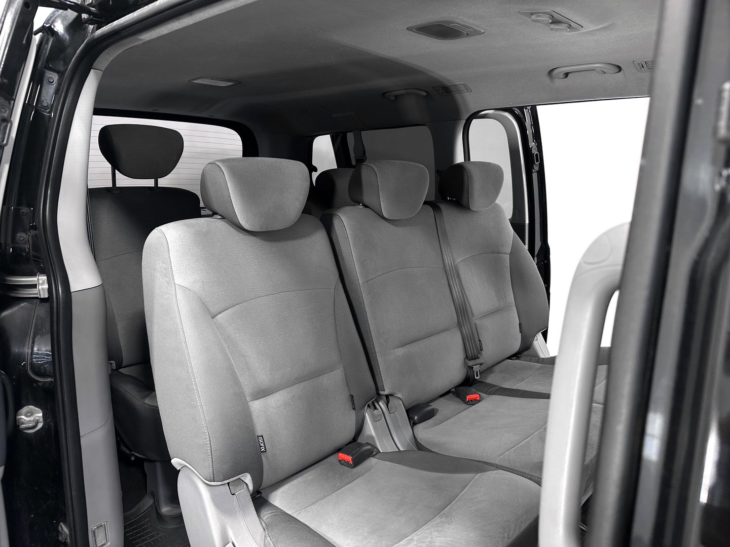 Hyundai H-1, II Рестайлинг 2.5d MT (116 л.с.)