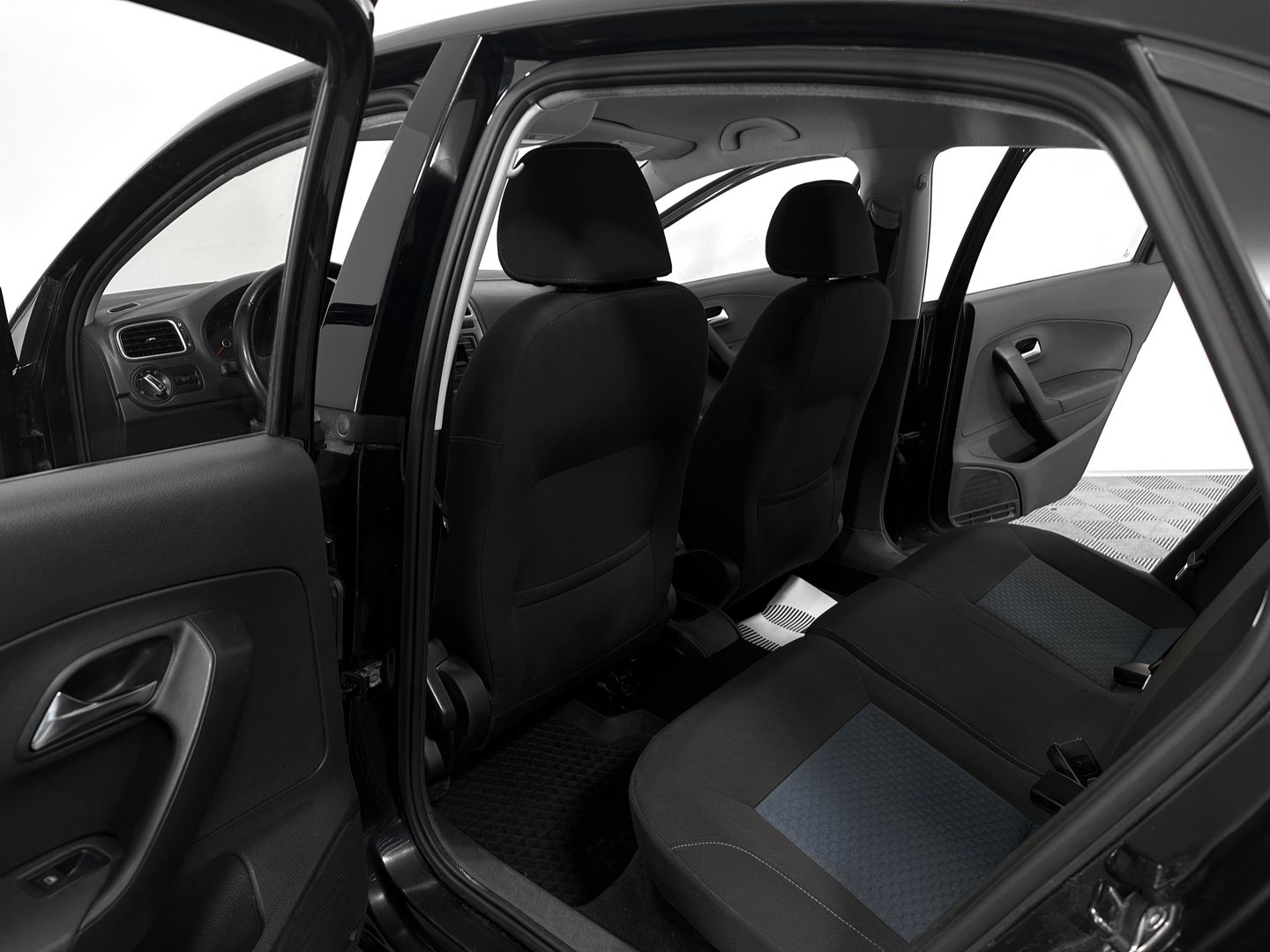 Volkswagen Polo, V 1.6 MT (105 л.с.)