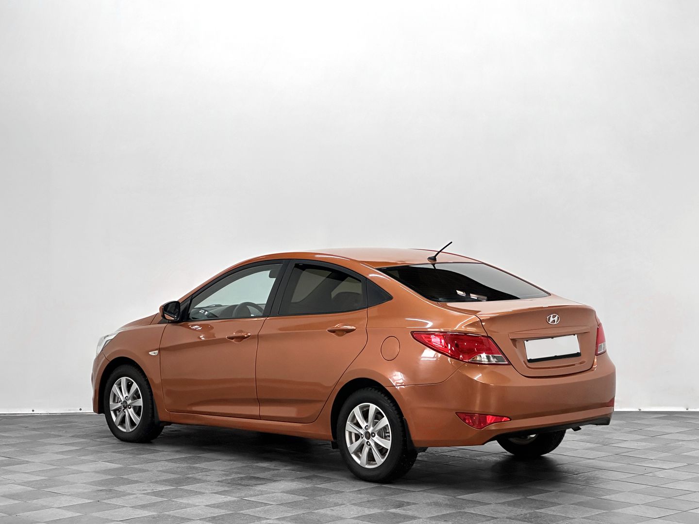 Hyundai Solaris, I Рестайлинг 1.6 AT (123 л.с.)