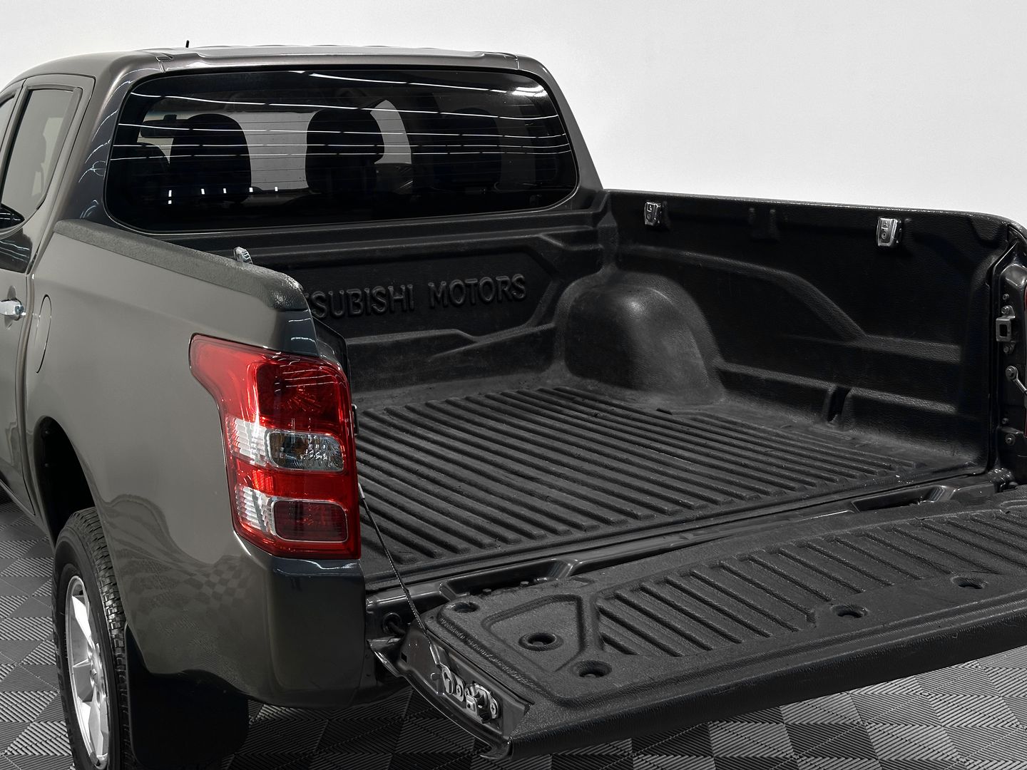 Mitsubishi L200, V 2.4d MT (154 л.с.) 4WD