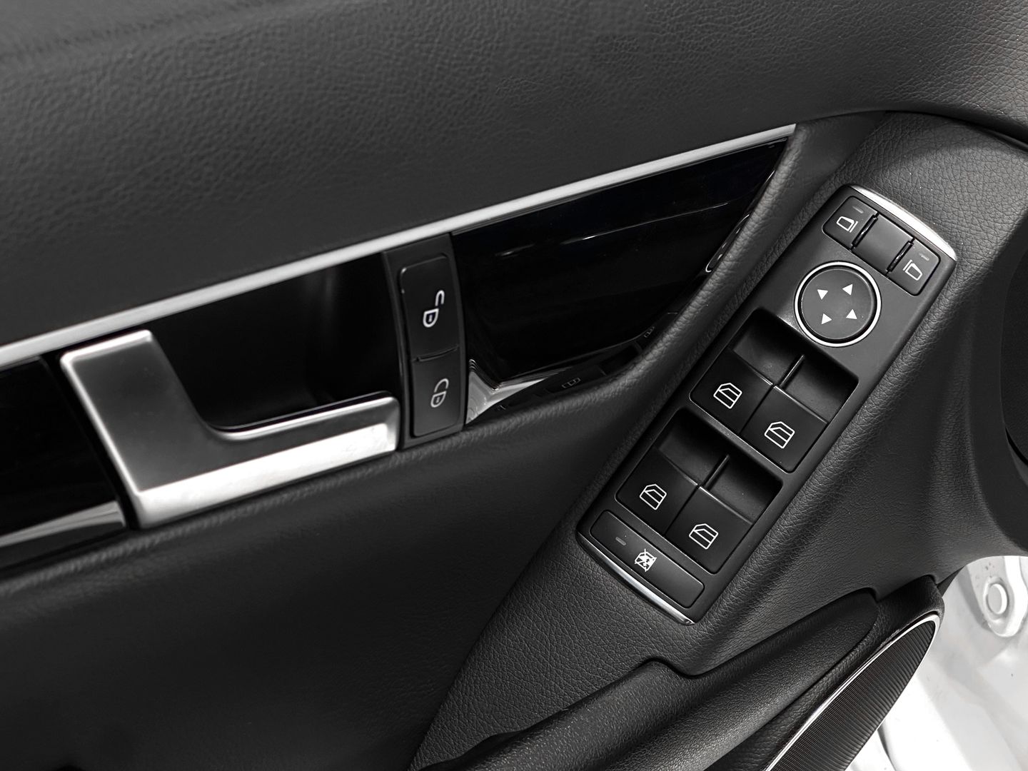 Mercedes-Benz C-Класс, III (W204) Рестайлинг 180 1.6 AT (156 л.с.)