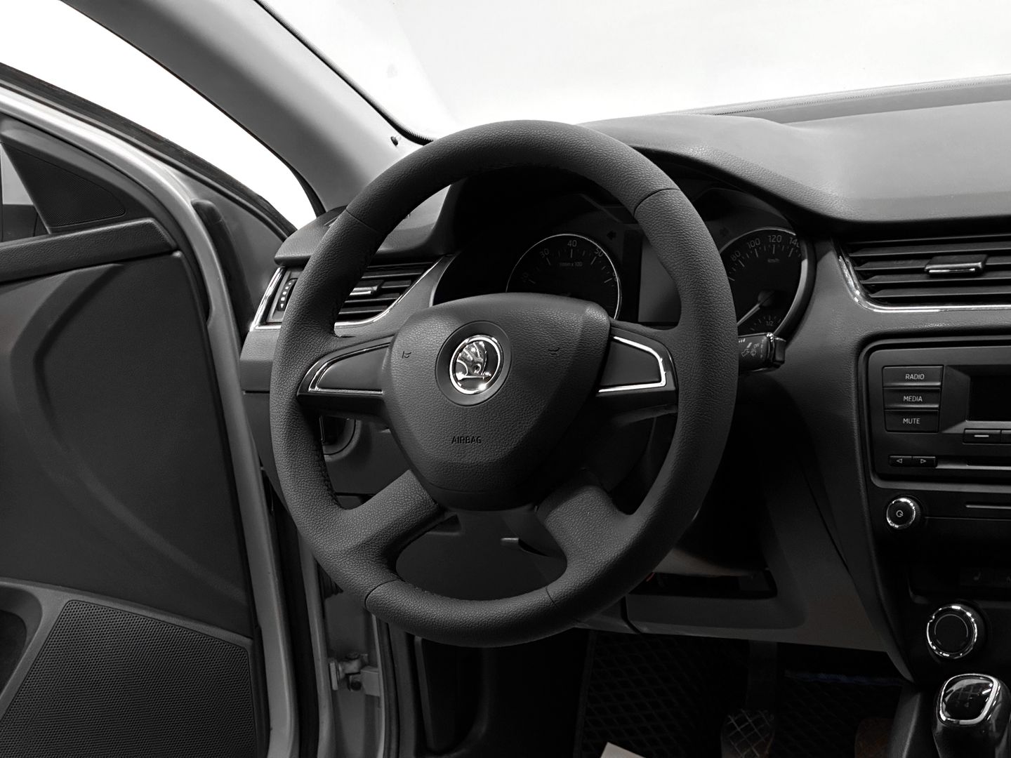 Skoda Octavia, III (A7) 1.2 MT (105 л.с.)