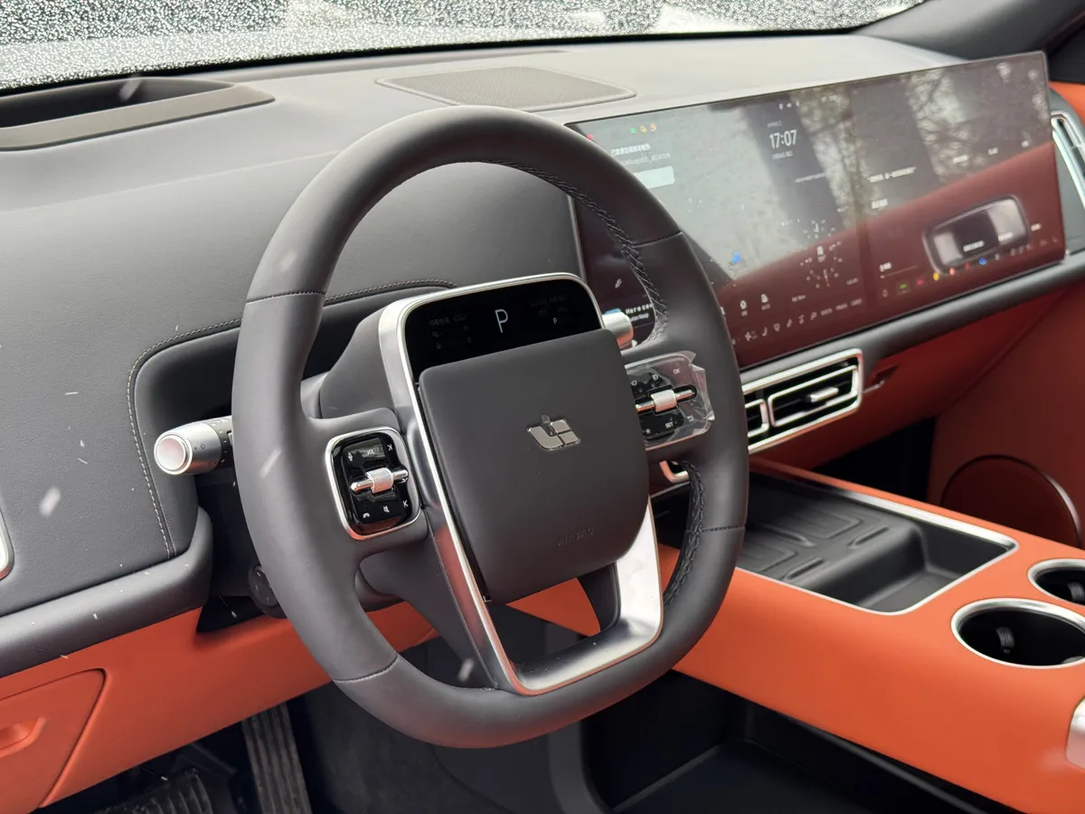LiXiang L9 1.5 AT 4WD (449 л.с.)