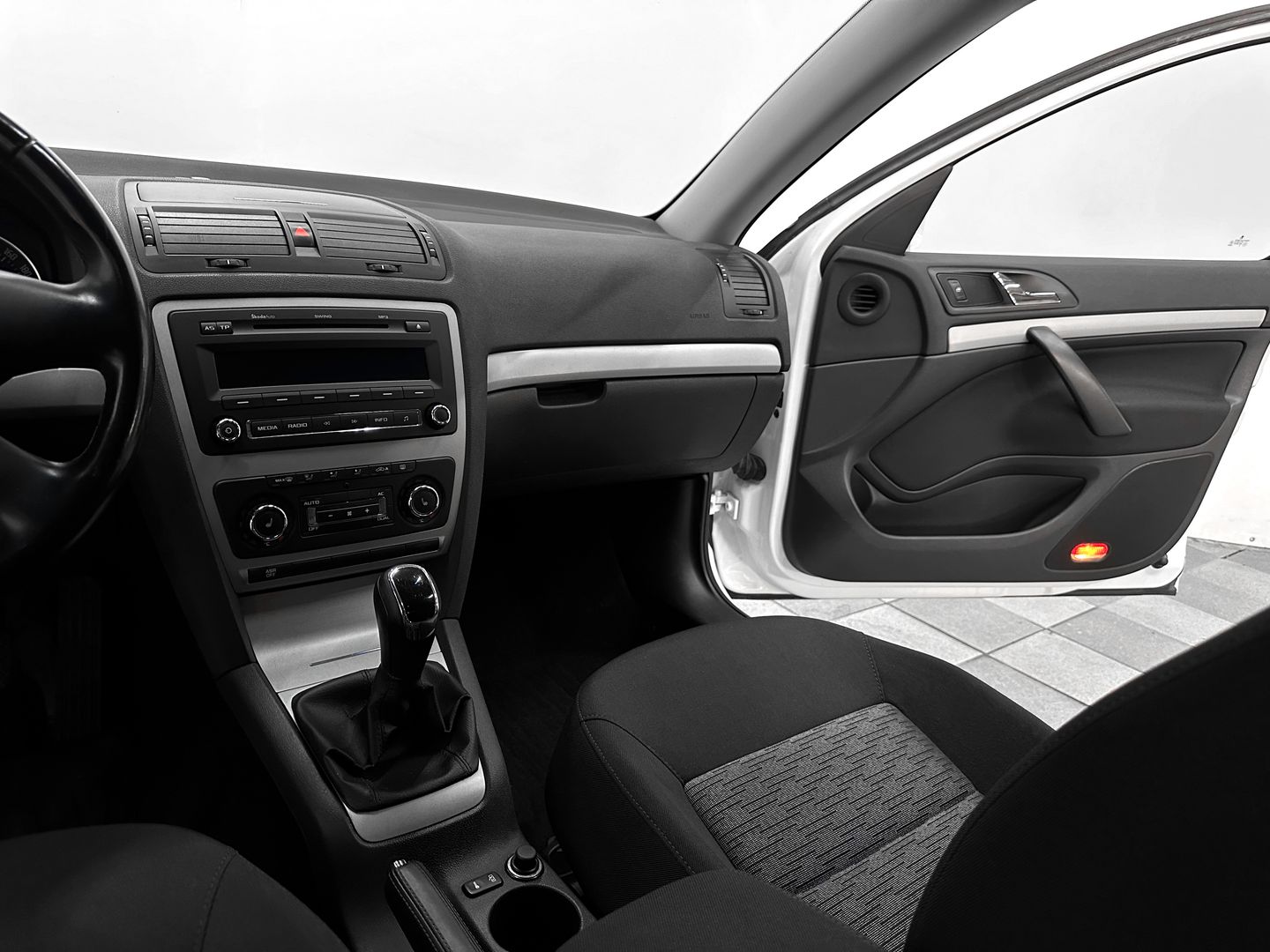 Skoda Octavia, III (A7) 1.2 MT (105 л.с.)