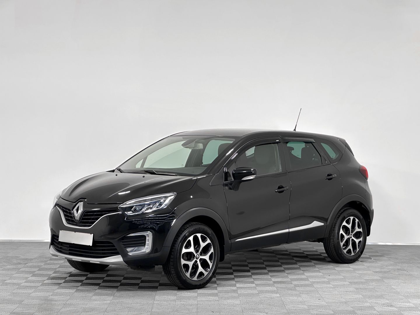 Renault Kaptur, I 1.6 CVT (114 л.с.) в аренду под выкуп в СПб