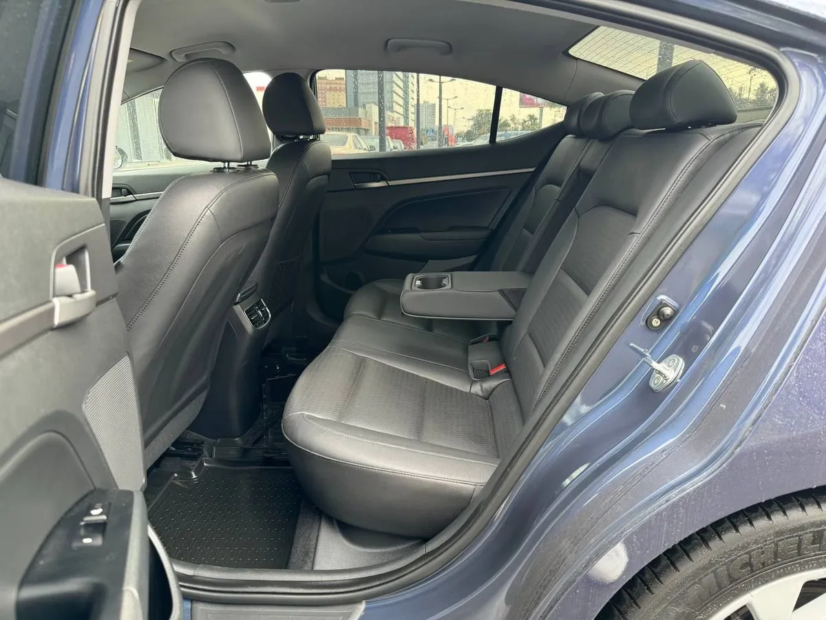 Hyundai Elantra 2.0 AT (150 л.с.) Active
