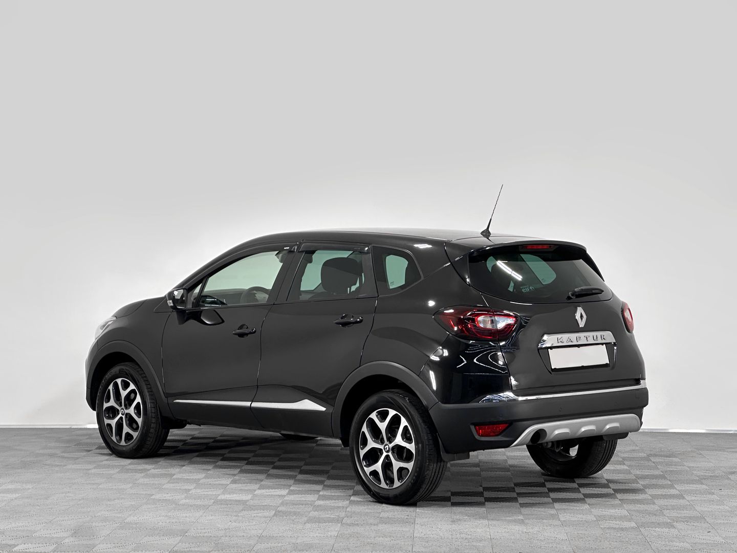 Renault Kaptur, I 1.6 CVT (114 л.с.)