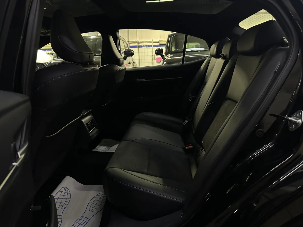 Toyota Camry 2.0 CVT (173 л.с.) Deluxe