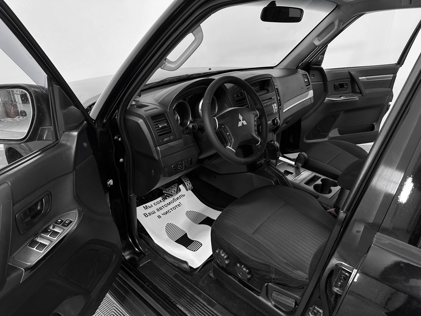 Mitsubishi Pajero, IV Рестайлинг 1 3.0 AT (178 л.с.) 4WD