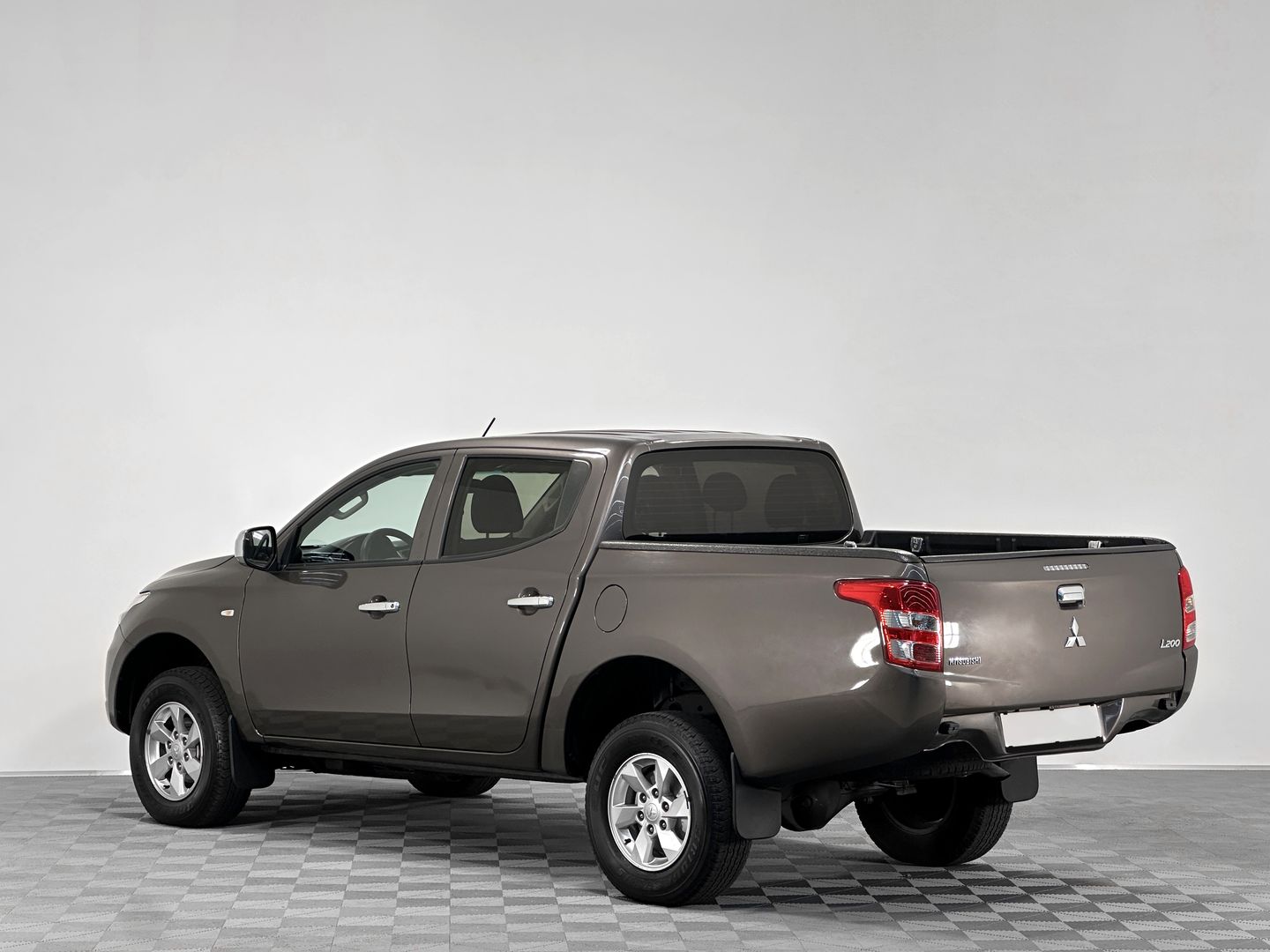 Mitsubishi L200, V 2.4d MT (154 л.с.) 4WD