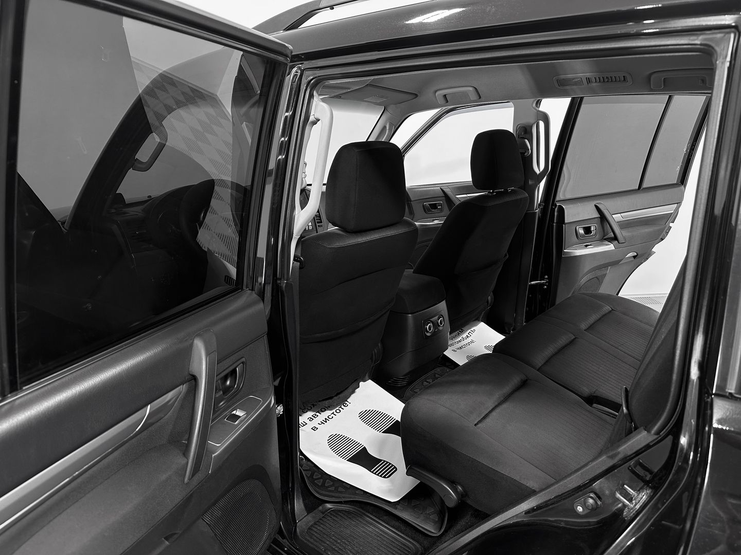 Mitsubishi Pajero, IV Рестайлинг 1 3.0 AT (178 л.с.) 4WD