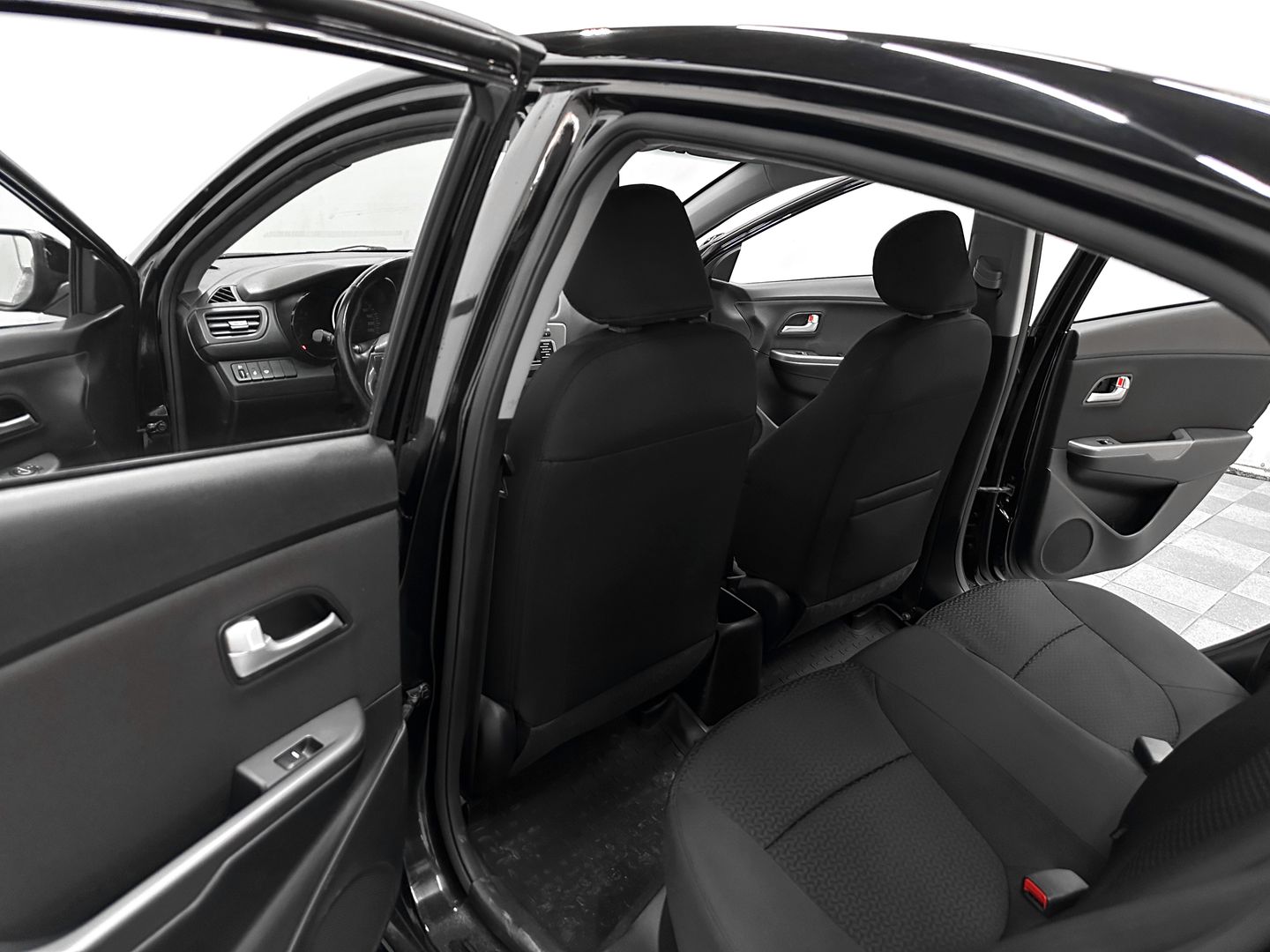Kia Rio, III Рестайлинг 1.6 MT (123 л.с.)