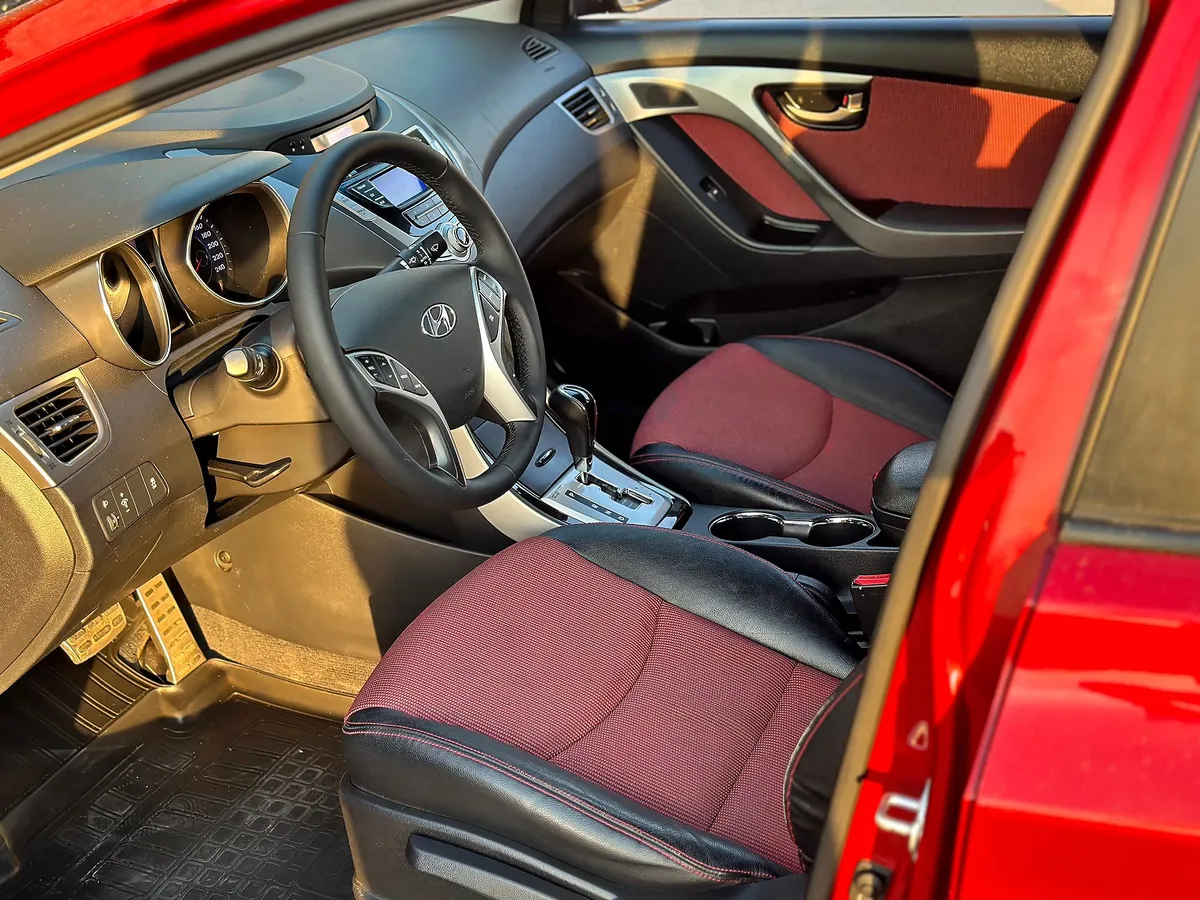 Hyundai Elantra 1.8 AT (150 л.с.) Sport