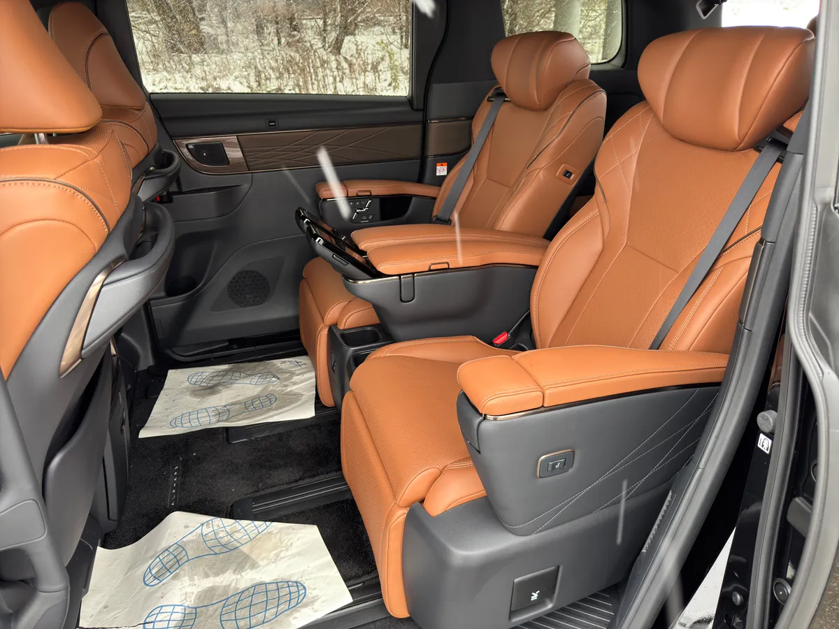 Toyota Alphard 2.5 CVT 4WD (190 л.с.)