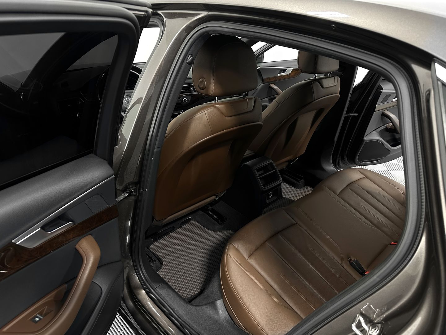Audi A4, V (B9) 1.4 AMT (150 л.с.)