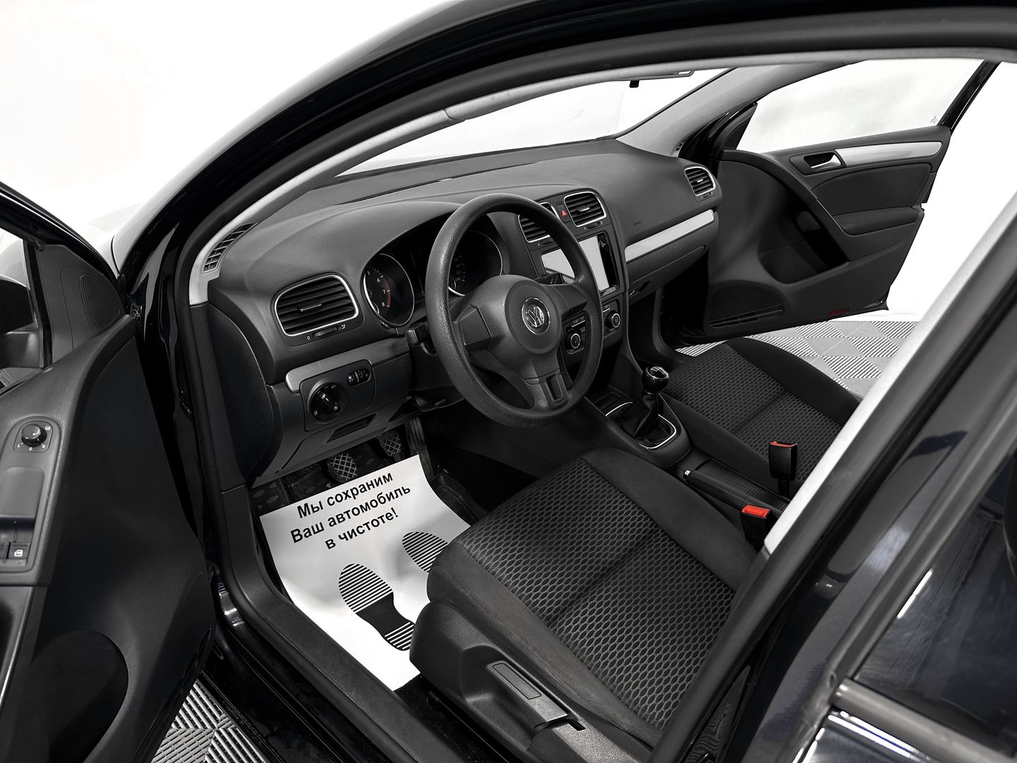 Volkswagen Golf, VI 1.6 MT (102 л.с.)