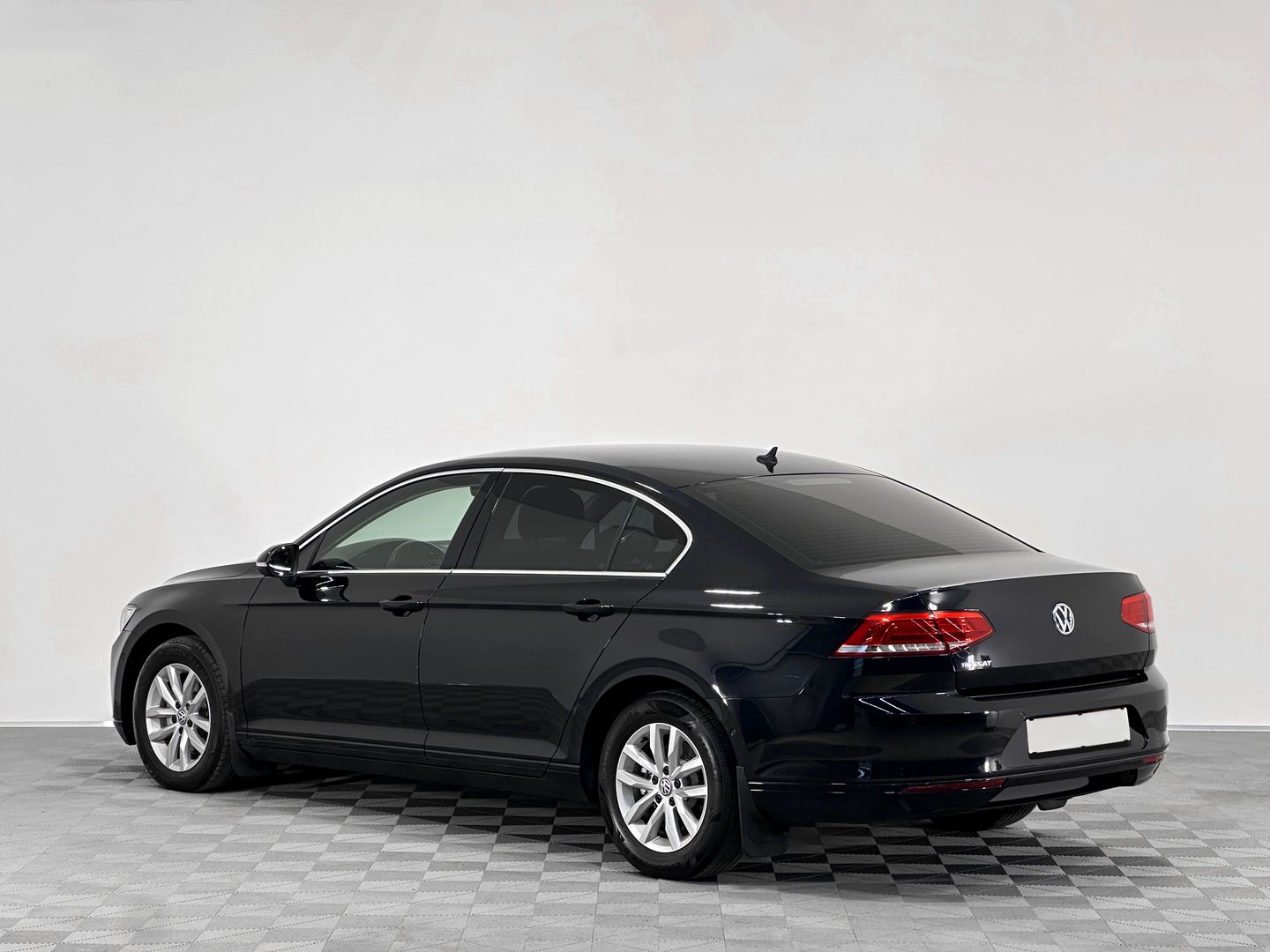 Volkswagen Passat, B8 1.6d AMT (120 л.с.)