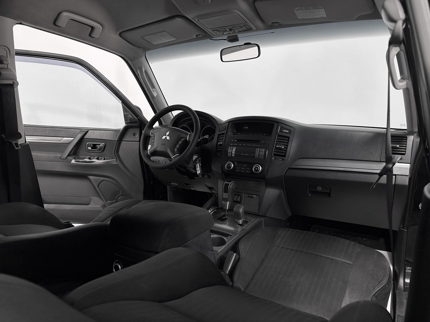 Mitsubishi Pajero, IV Рестайлинг 1 3.0 AT (178 л.с.) 4WD