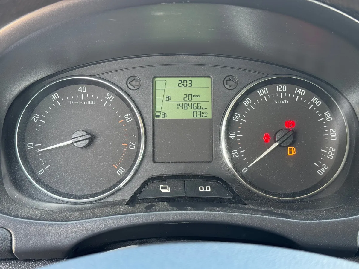 Skoda Roomster 1.4 MT (86 л.с.) Ambition