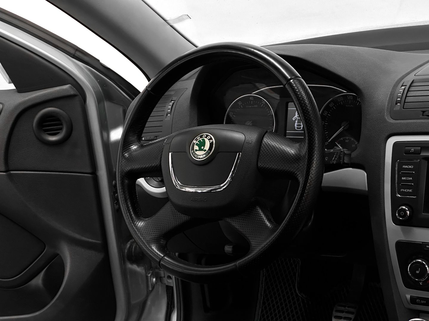 Skoda Octavia, II (A5) Рестайлинг Scout 1.8 MT (152 л.с.) 4WD