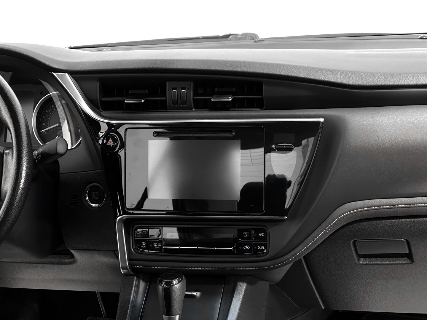 Toyota Corolla, XI (E160, E170, E180) Рестайлинг 1 1.6 CVT (122 л.с.)