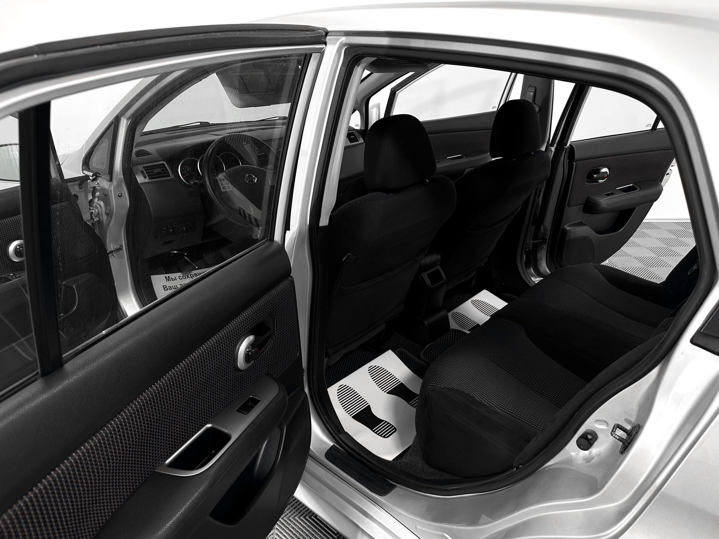 Nissan Tiida, I Рестайлинг 1.6 MT (110 л.с.)