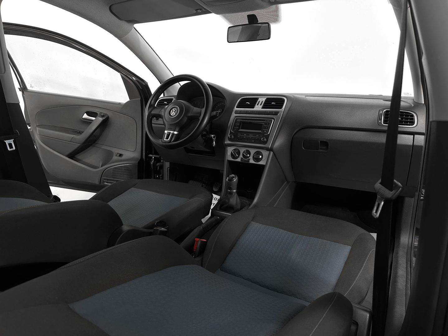 Volkswagen Polo, V 1.6 MT (105 л.с.)