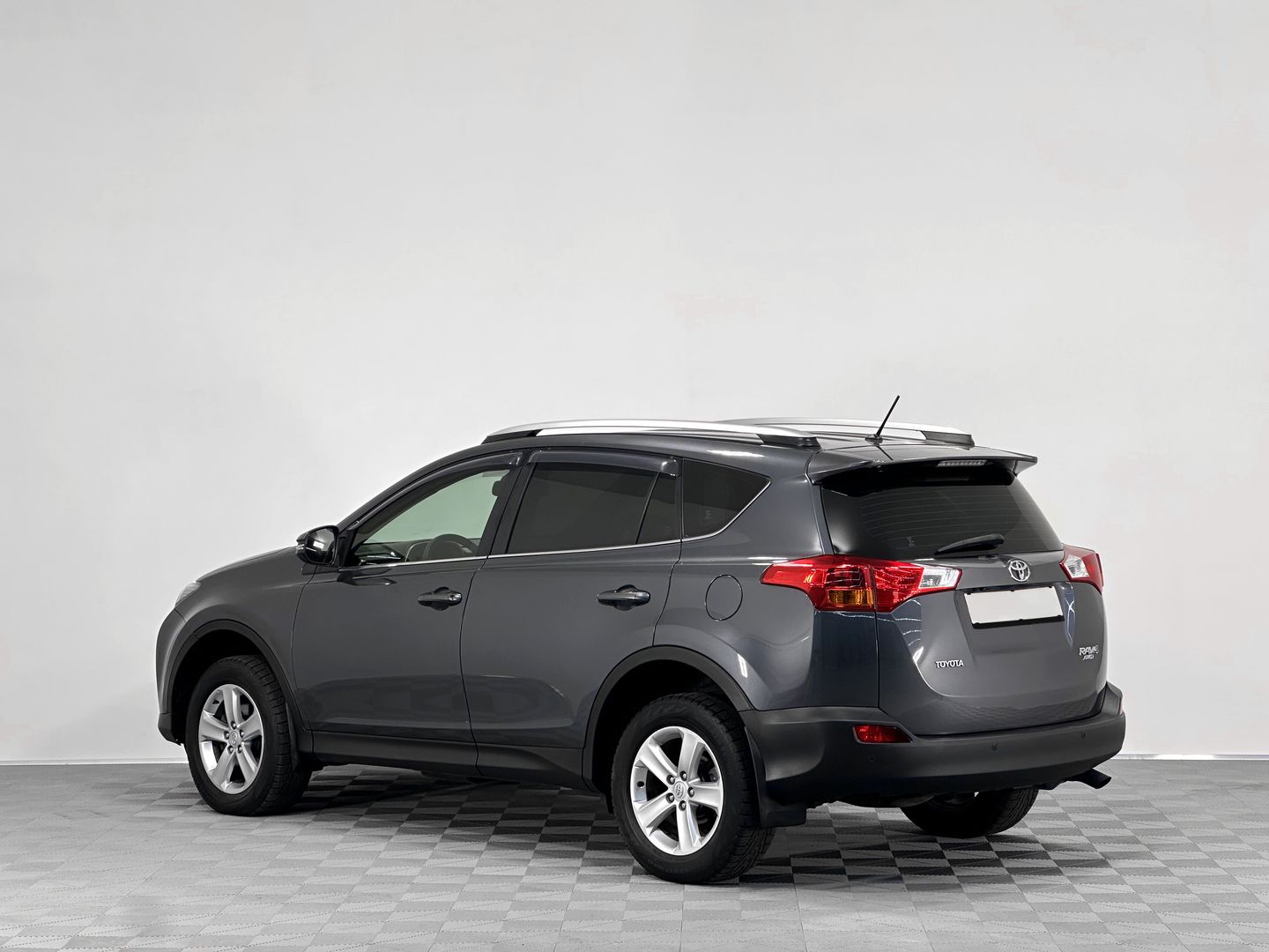 Toyota RAV4, IV (XA40) 2.5 AT (179 л.с.) 4WD