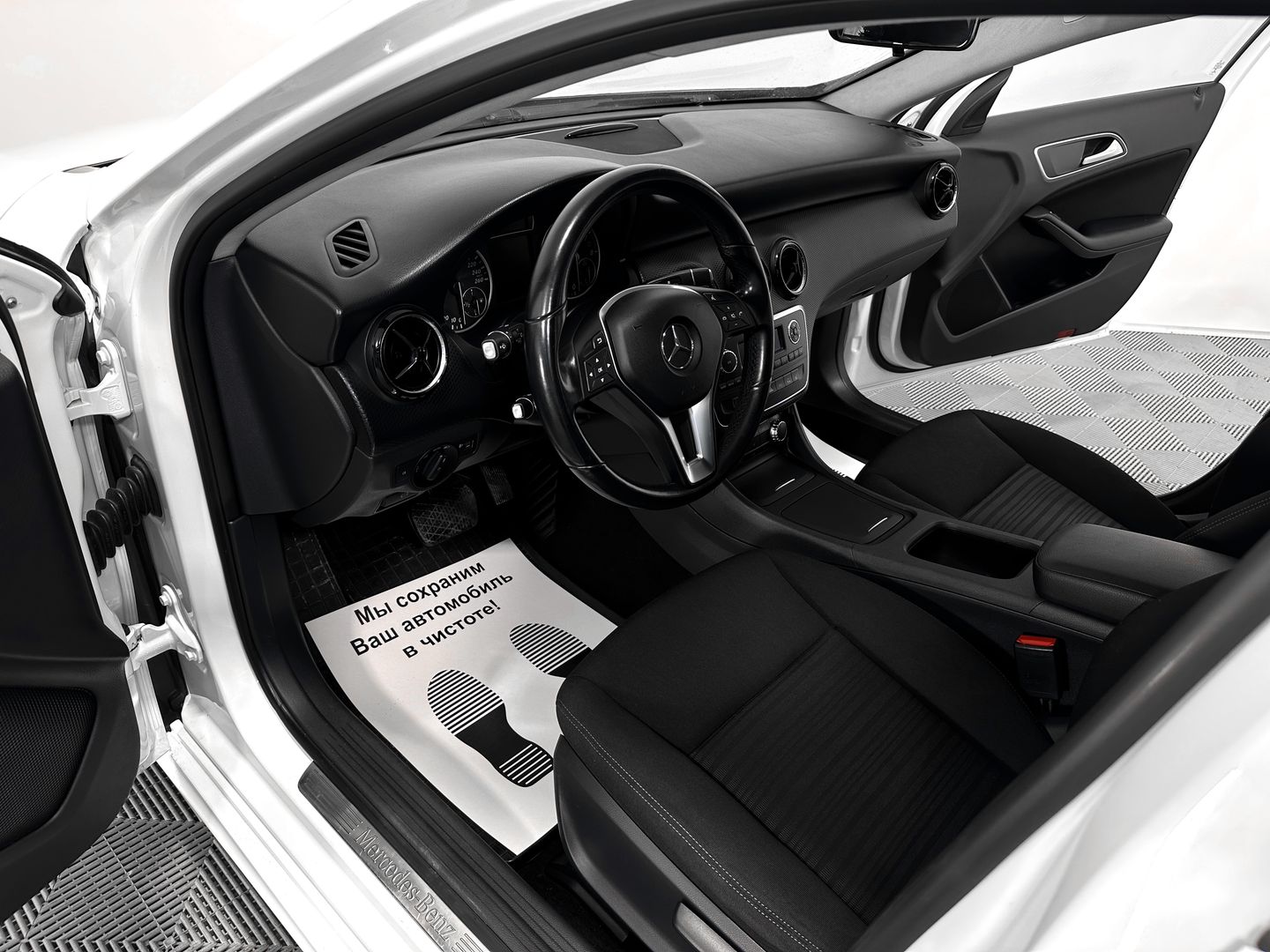 Mercedes-Benz A-Класс, III (W176) 180 1.6 AMT (122 л.с.)