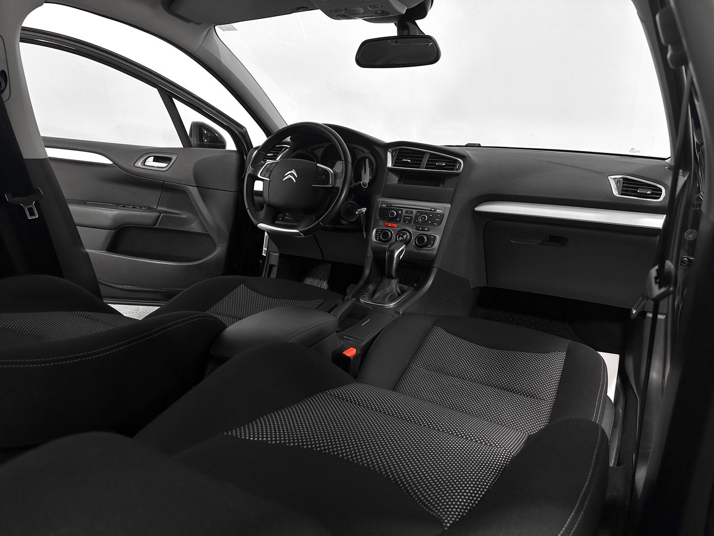 Citroen C4, II Рестайлинг 1.6 AT (150 л.с.)