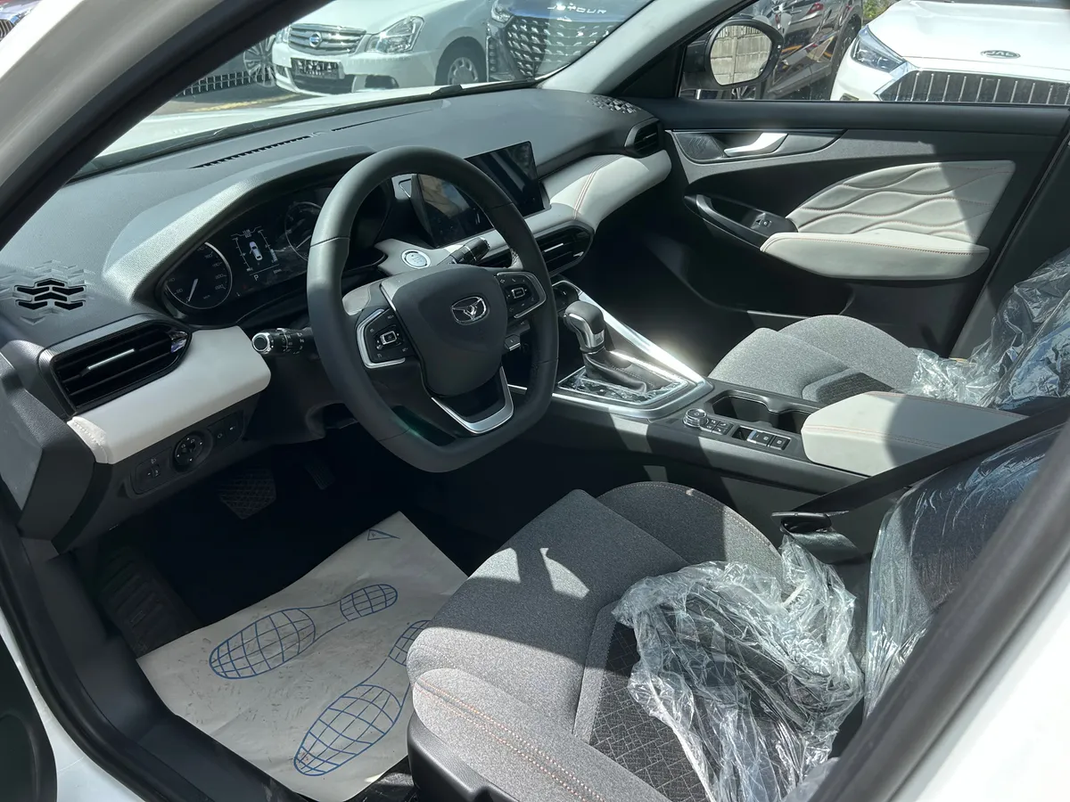 Kaiyi E5 1.5 CVT (147 л.с.) Luxury