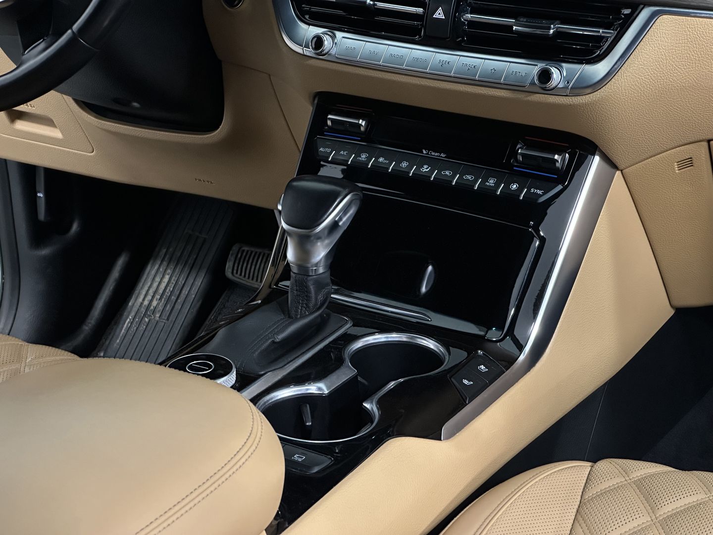 Kia Mohave, I Рестайлинг 2 3.0d AT (249 л.с.) 4WD