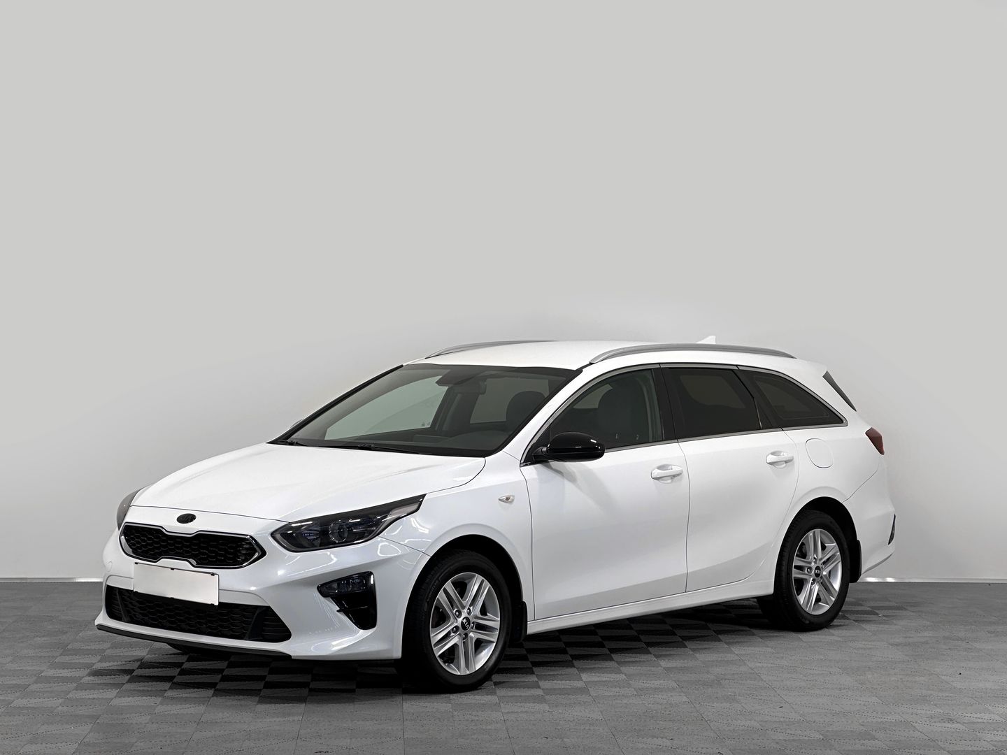 Kia Ceed, III 1.6 AT (128 л.с.) в аренду под выкуп в СПб