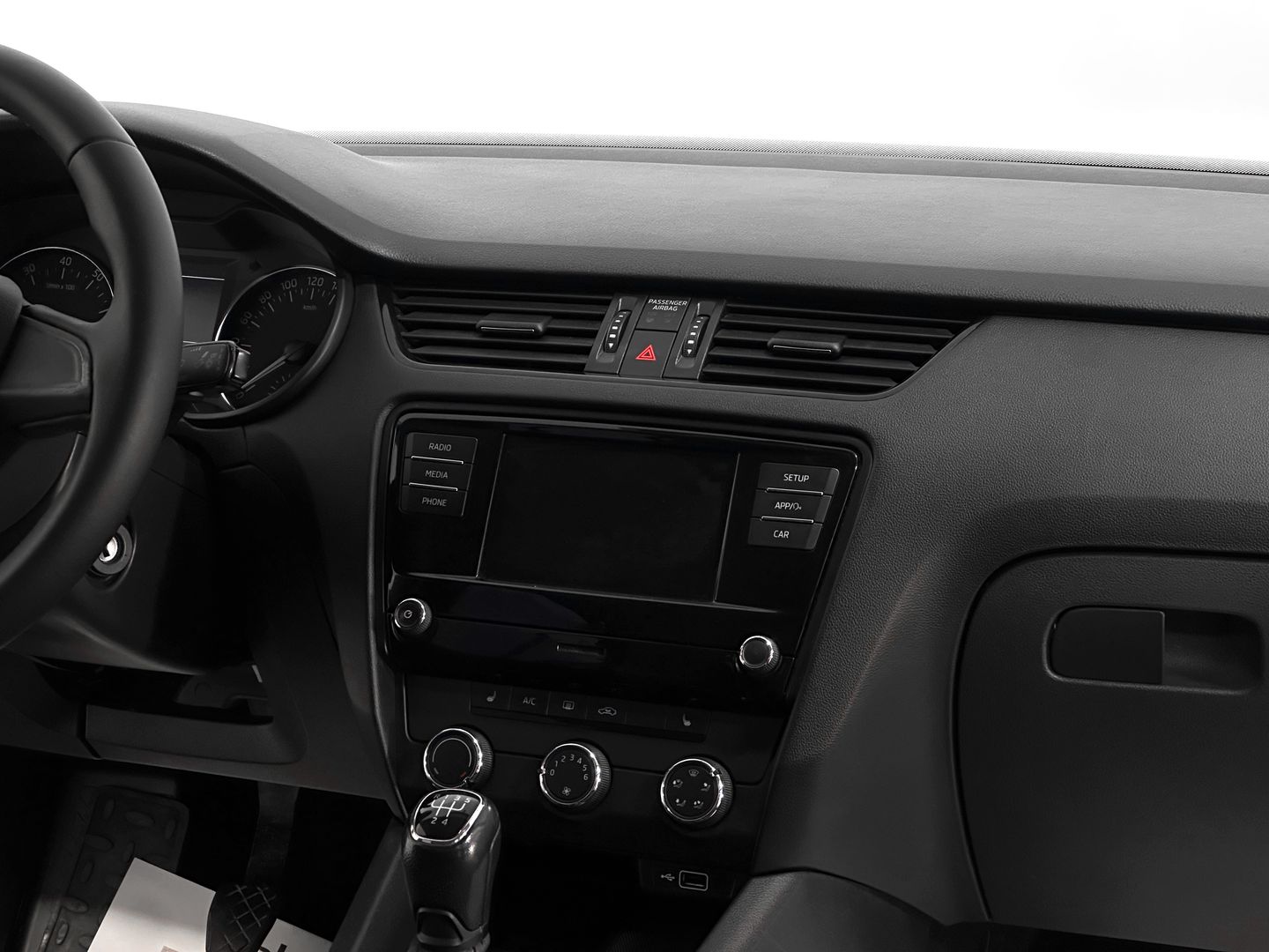 Skoda Octavia, III (A7) Рестайлинг 1.6 MT (110 л.с.)
