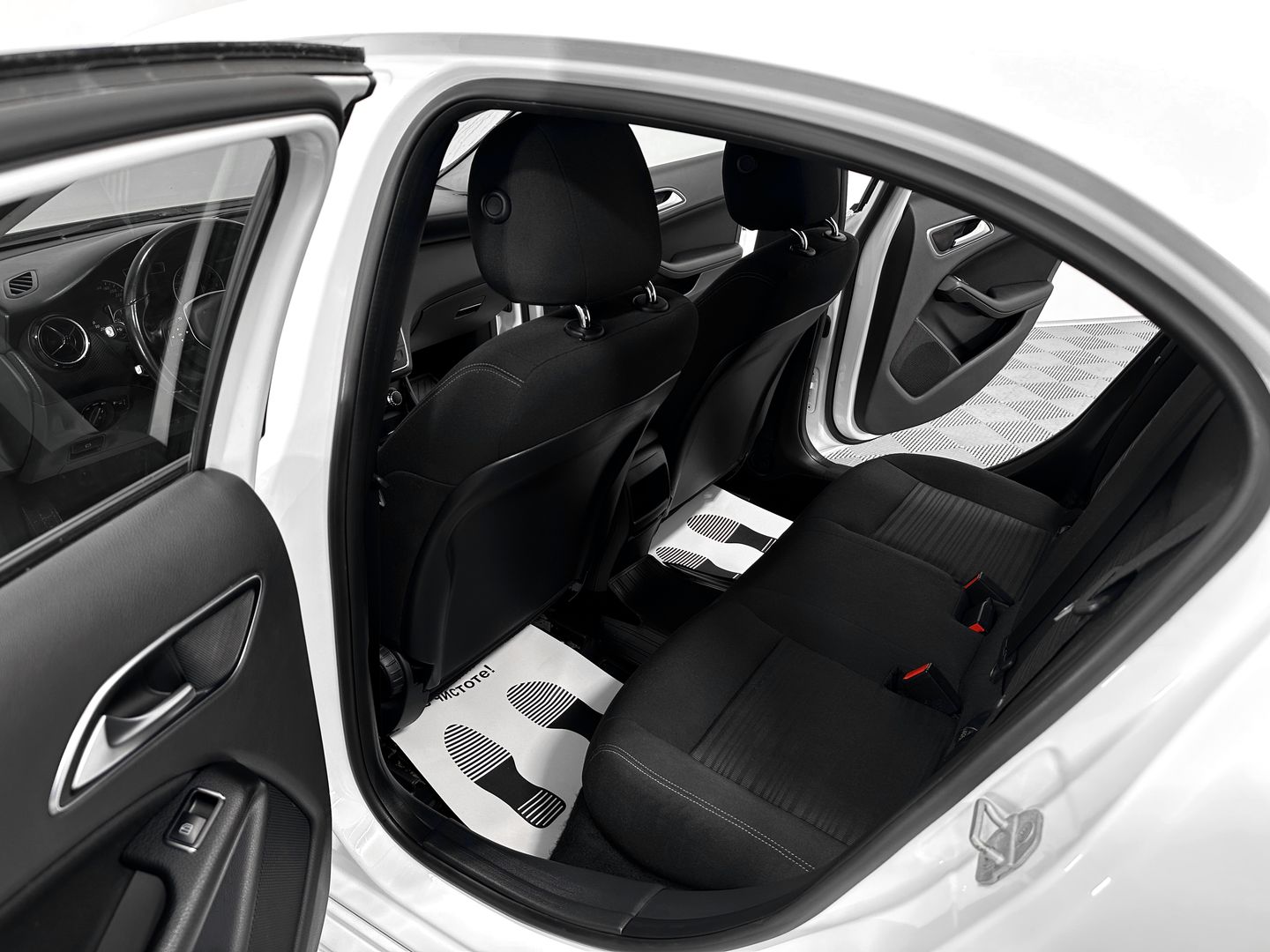 Mercedes-Benz A-Класс, III (W176) 180 1.6 AMT (122 л.с.)